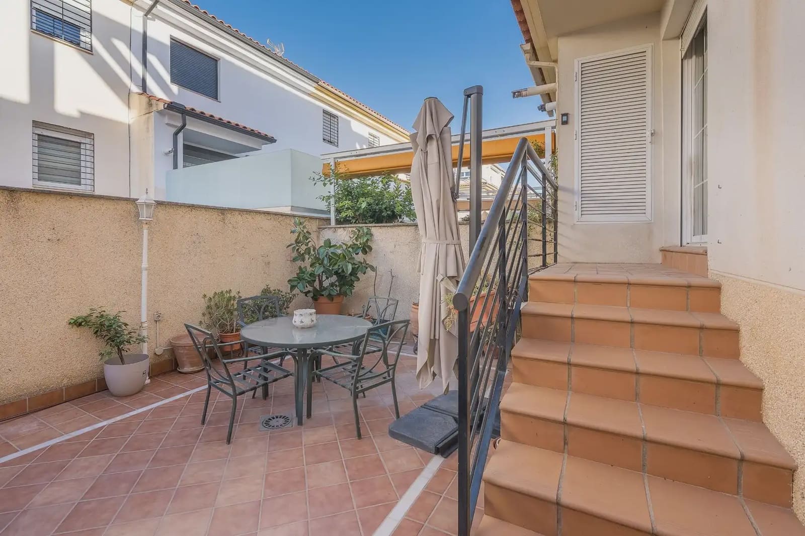 Moradia em Banda para venda em Armilla com garagem - 349 500 € (Ref: 9837404)