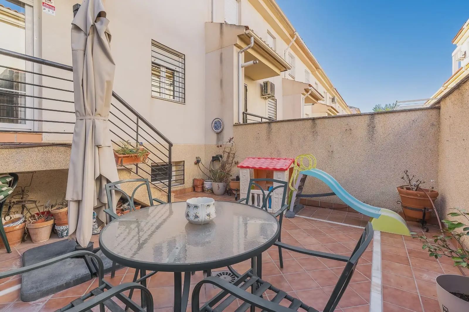 Moradia em Banda para venda em Armilla com garagem - 349 500 € (Ref: 9837404)