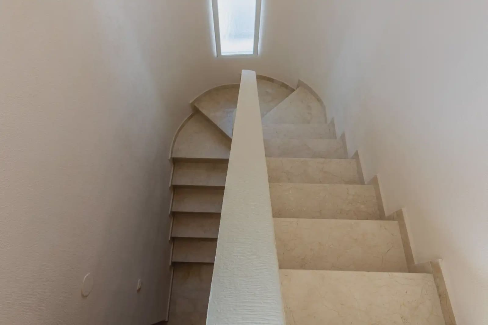 Townhouse for sale in Almunecar with pool garage - € 269,000 (Ref: 9837406)