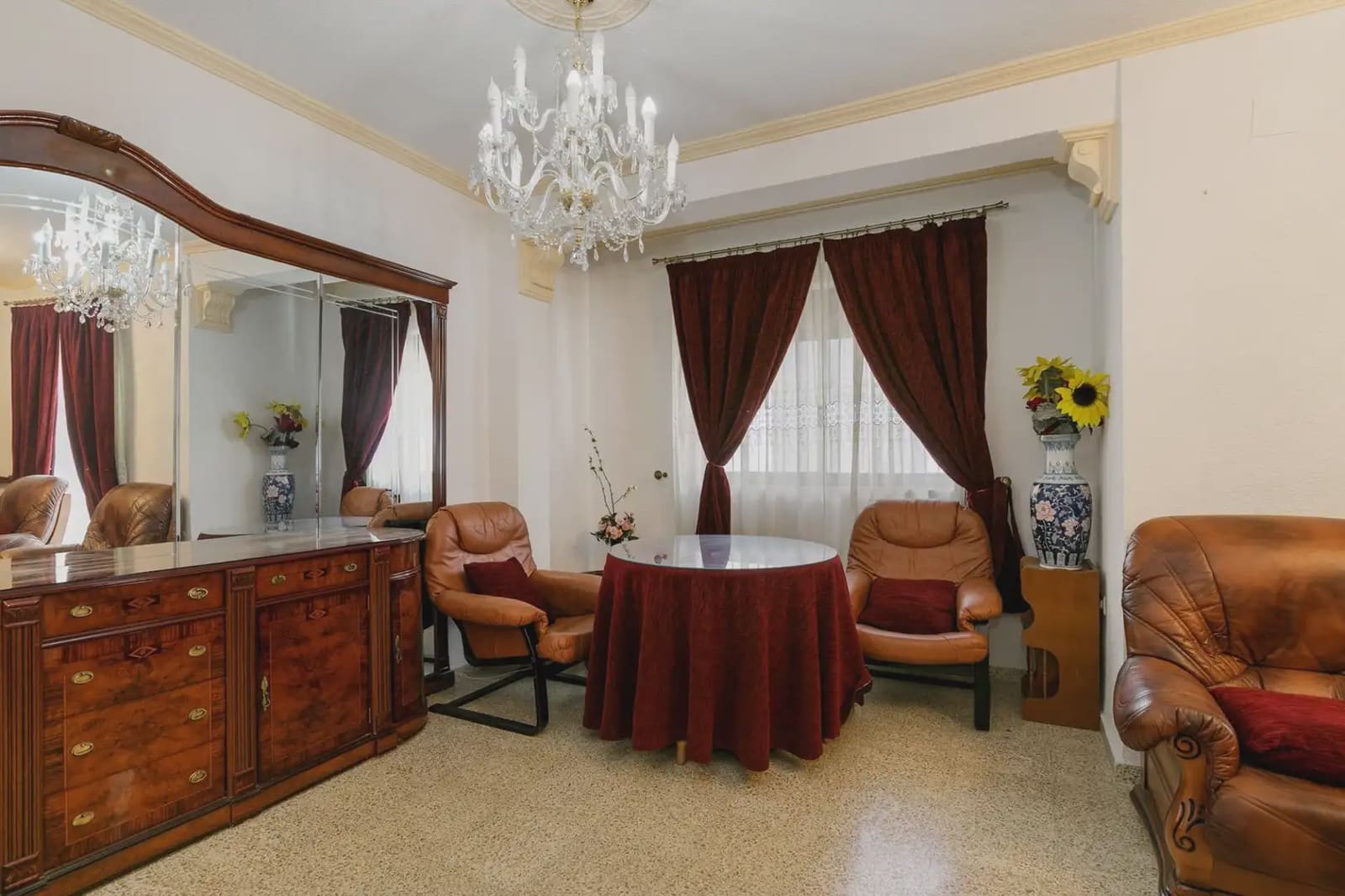 Flat te koop in Granada stad - € 230.000 (Ref: 9837407)
