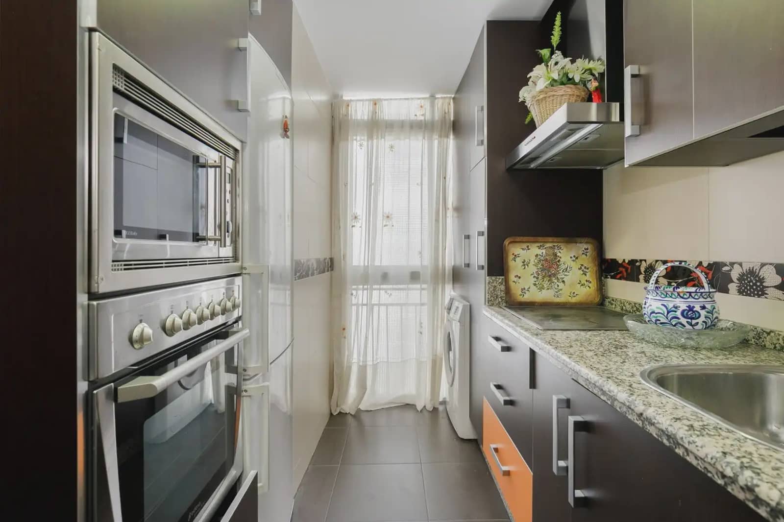 Flat te koop in Granada stad - € 230.000 (Ref: 9837407)