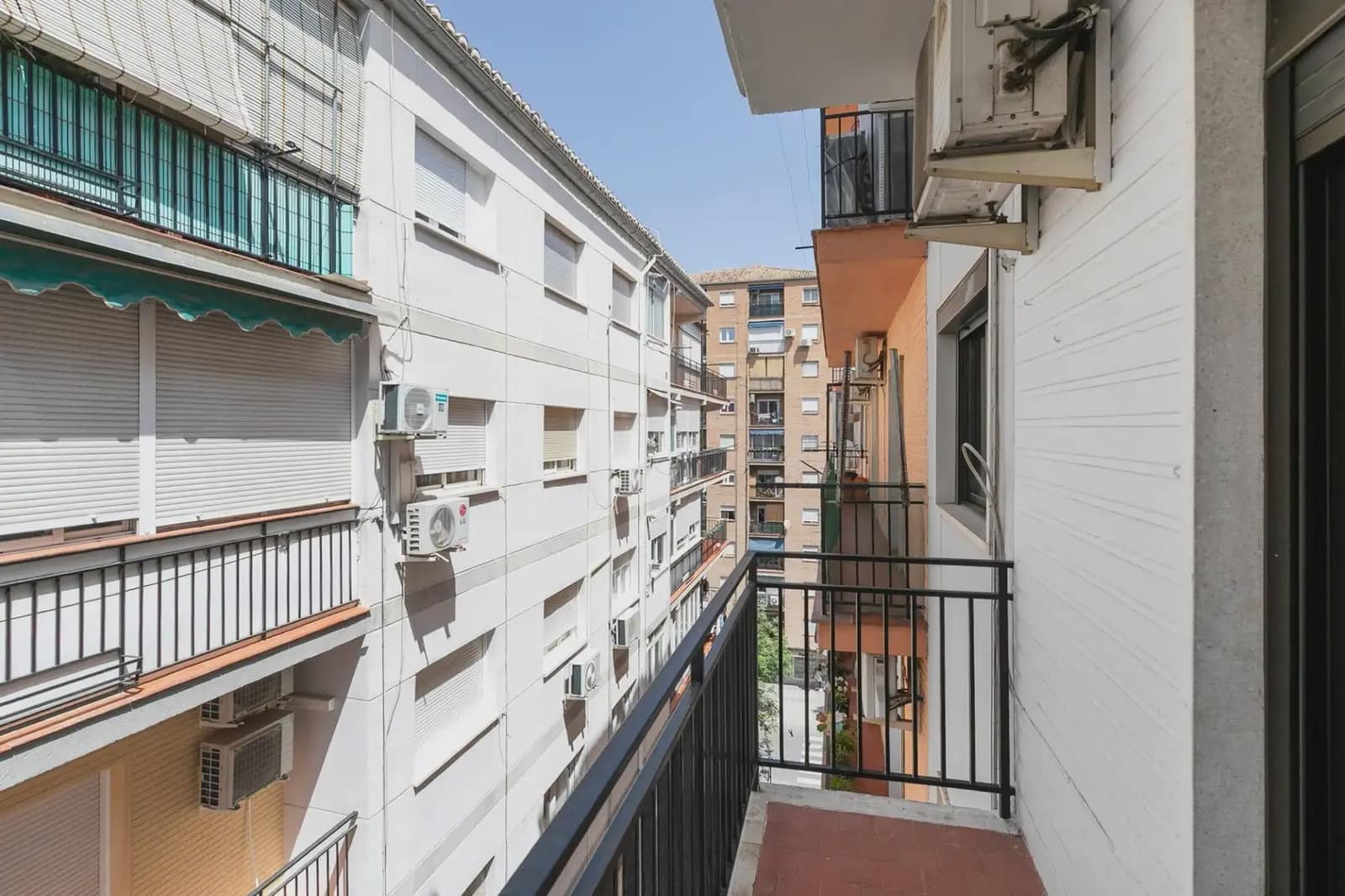 Flat te koop in Granada stad - € 230.000 (Ref: 9837407)