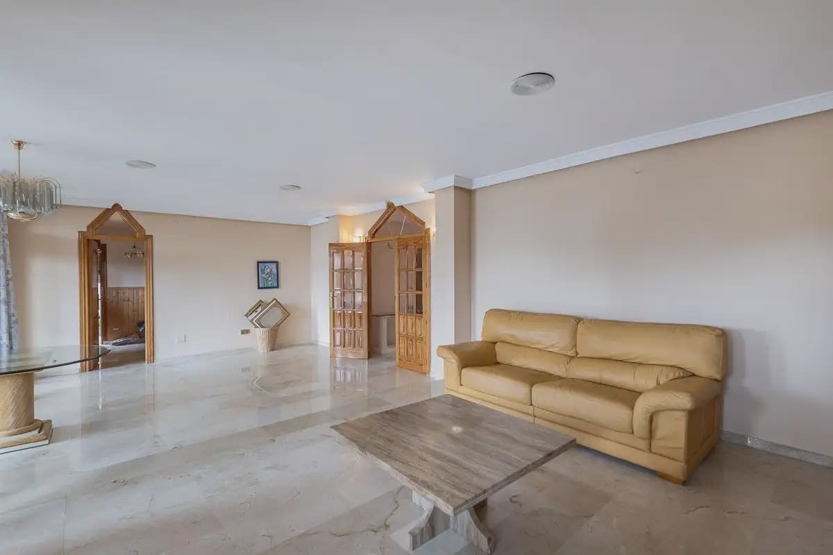 Villa til salg i Peligros med swimmingpool garage - € 510.000 (Ref: 9837409)