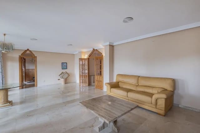 Villa til salgs i Peligros med svømmebasseng garasje - € 510 000 (Ref: 9837409)