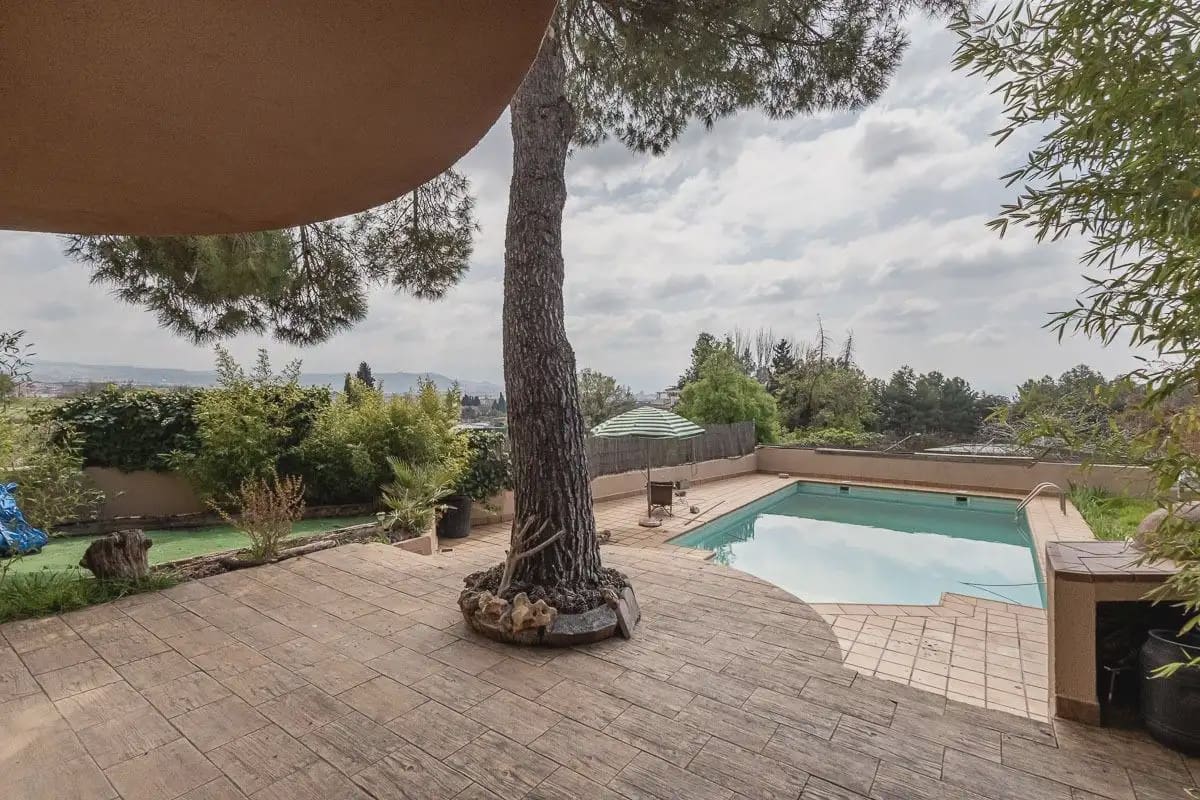 Villa til salg i Peligros med swimmingpool garage - € 510.000 (Ref: 9837409)