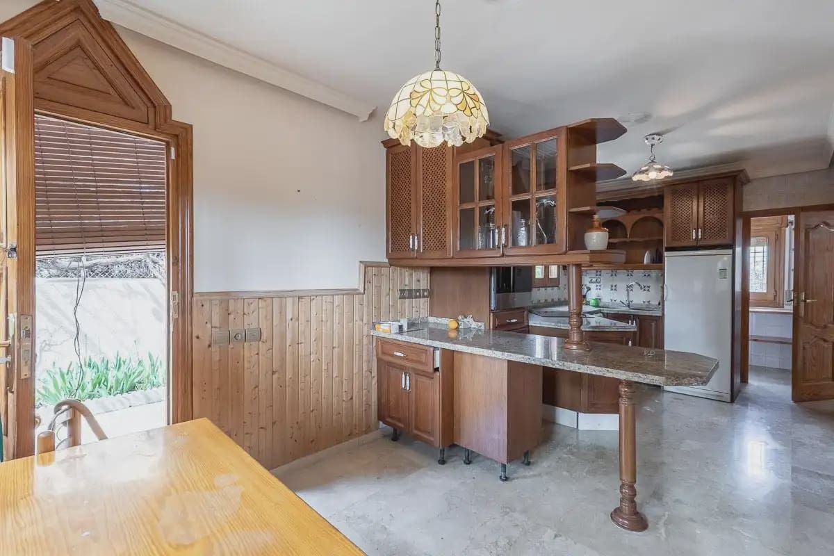 Villa til salg i Peligros med swimmingpool garage - € 510.000 (Ref: 9837409)