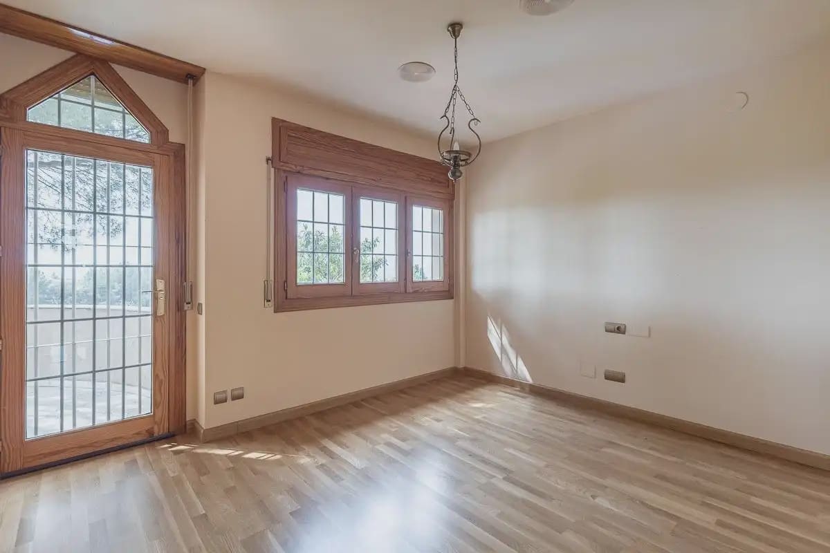 Villa til salg i Peligros med swimmingpool garage - € 510.000 (Ref: 9837409)