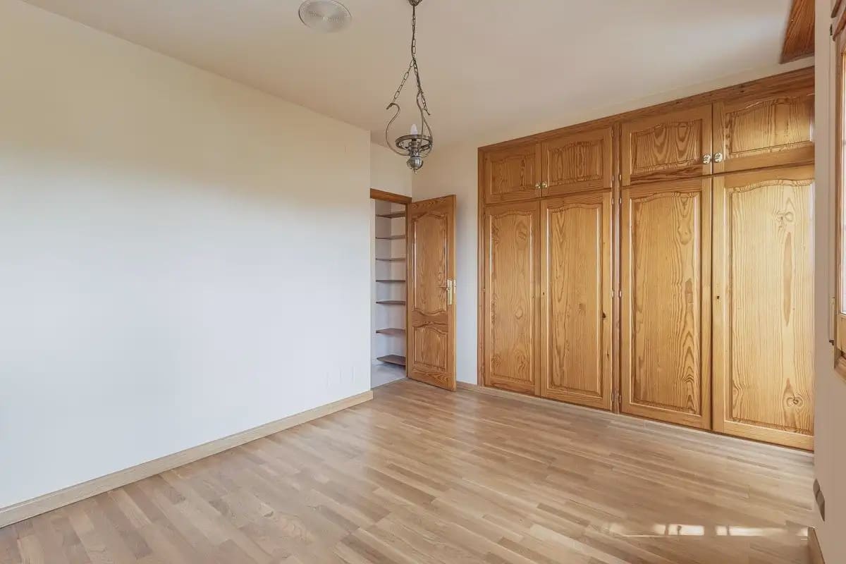 Villa til salg i Peligros med swimmingpool garage - € 510.000 (Ref: 9837409)