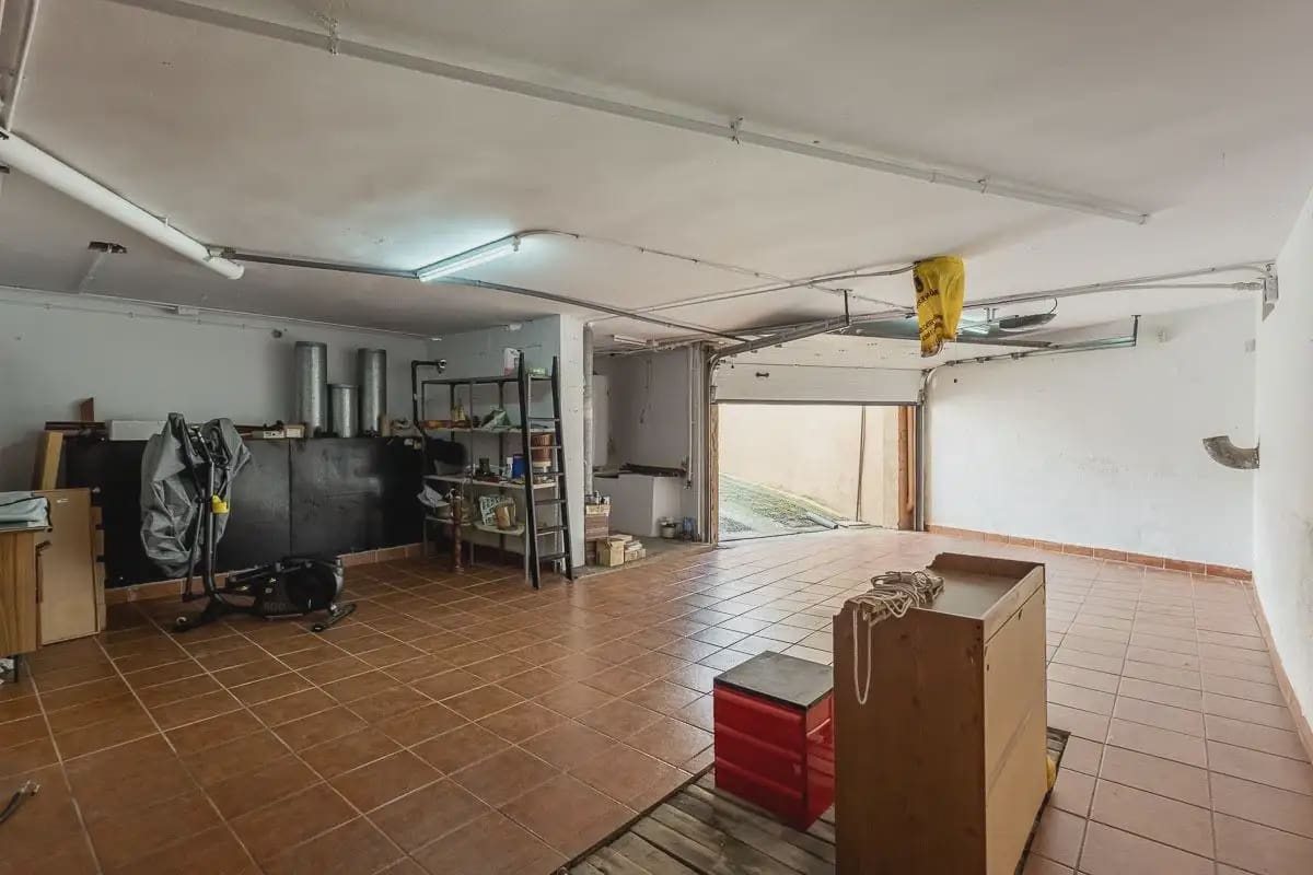 Villa til salg i Peligros med swimmingpool garage - € 510.000 (Ref: 9837409)