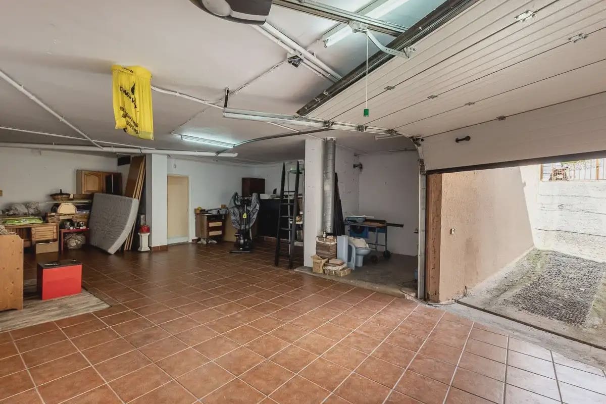 Villa til salg i Peligros med swimmingpool garage - € 510.000 (Ref: 9837409)