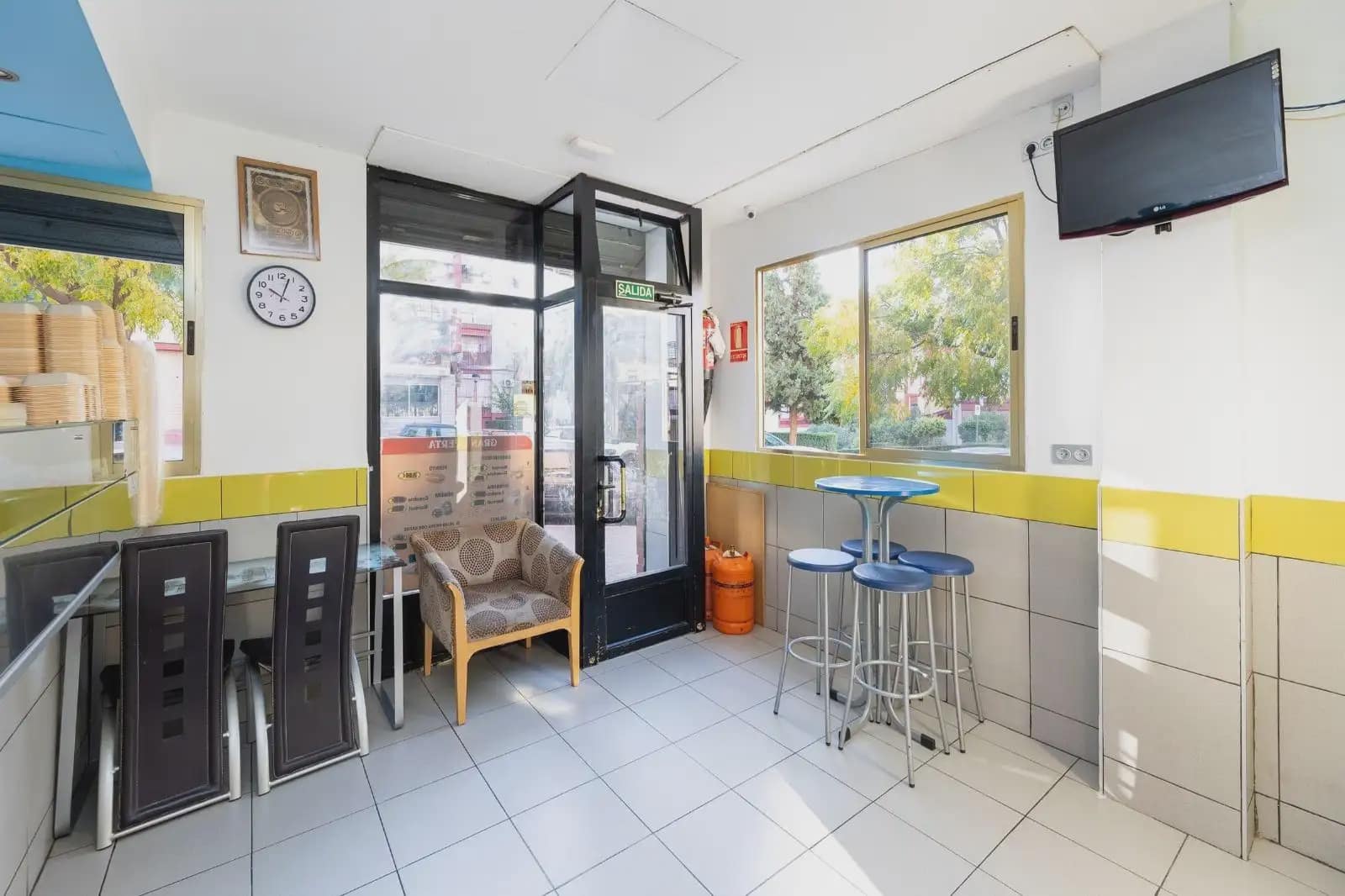 Local Comercial en Granada ciudad en venta - 75.900 € (Ref: 9837412)