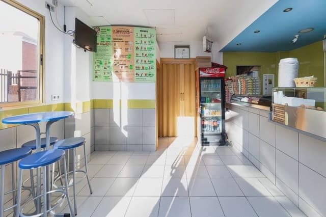Komercyjne na sprzedaż w Poligono Cartuja - La Paz, Miasto Grenada - 75 900 € (Ref: 9837412)
