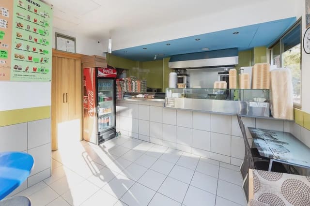Komercyjne na sprzedaż w Poligono Cartuja - La Paz, Miasto Grenada - 75 900 € (Ref: 9837412)