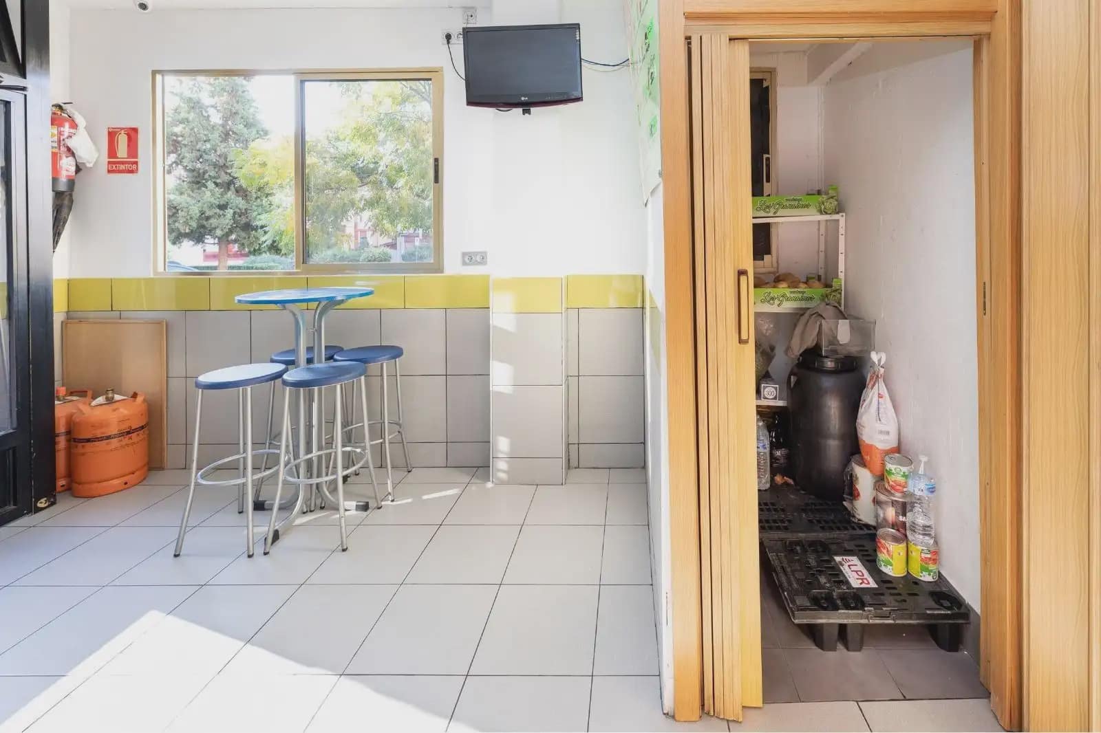Local Comercial en Granada ciudad en venta - 75.900 € (Ref: 9837412)