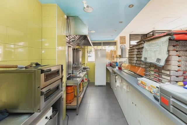 Komercyjne na sprzedaż w Poligono Cartuja - La Paz, Miasto Grenada - 75 900 € (Ref: 9837412)