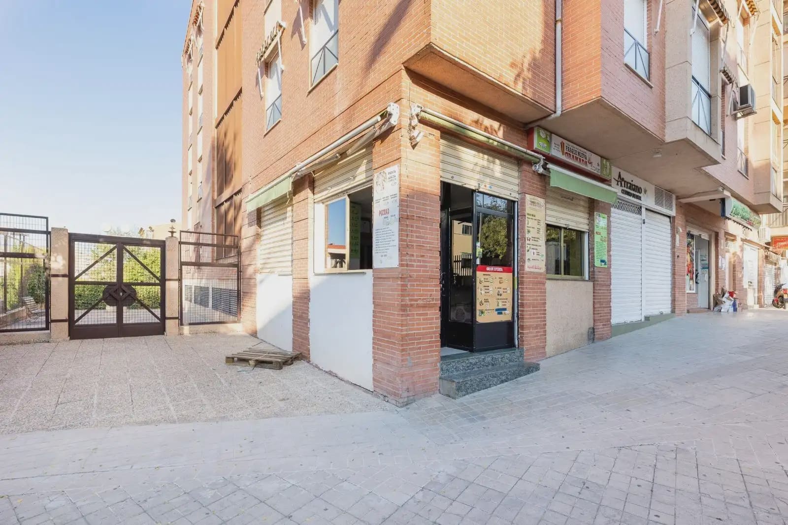 Local Comercial en Granada ciudad en venta - 75.900 € (Ref: 9837412)
