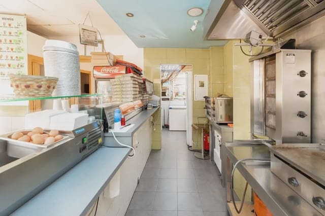 Komercyjne na sprzedaż w Poligono Cartuja - La Paz, Miasto Grenada - 75 900 € (Ref: 9837412)