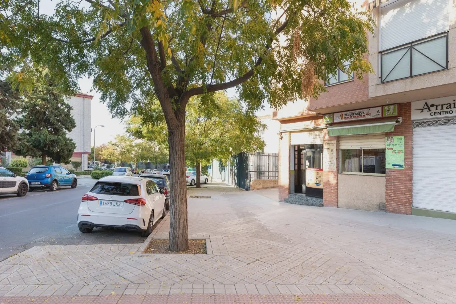 Local Comercial en Granada ciudad en venta - 75.900 € (Ref: 9837412)