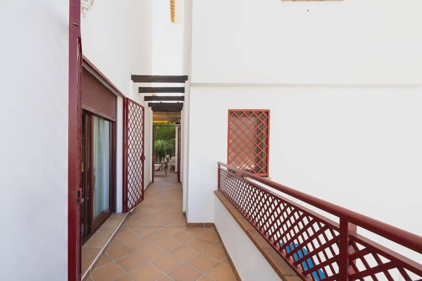 Villa zu verkaufen in Granada Stadt mit Pool Garage - 419.000 € (Ref: 9837413)