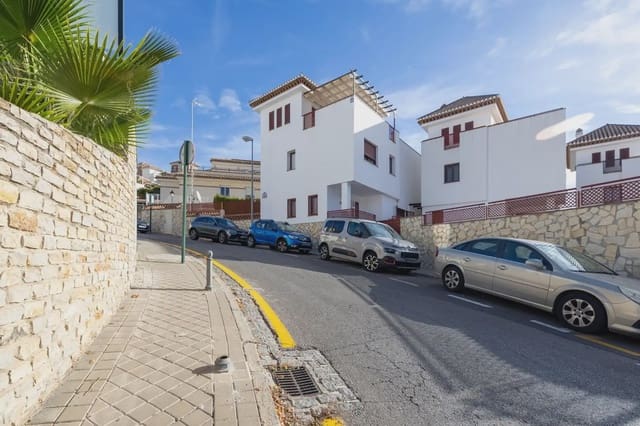 Villa til salgs i Carretera de la Sierra, Granada by med svømmebasseng garasje - € 419 000 (Ref: 9837413)