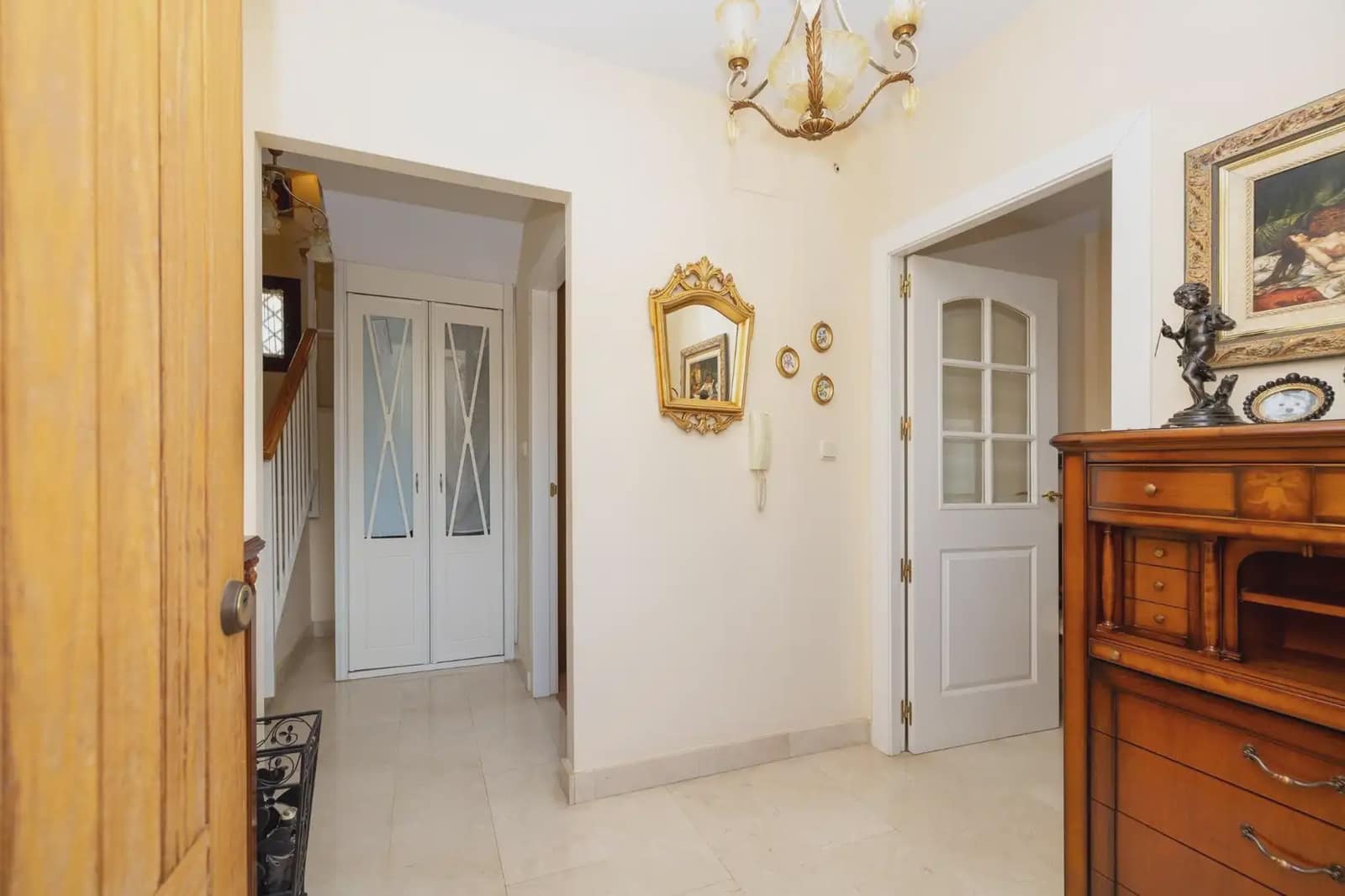Villa zu verkaufen in Granada Stadt mit Pool Garage - 419.000 € (Ref: 9837413)