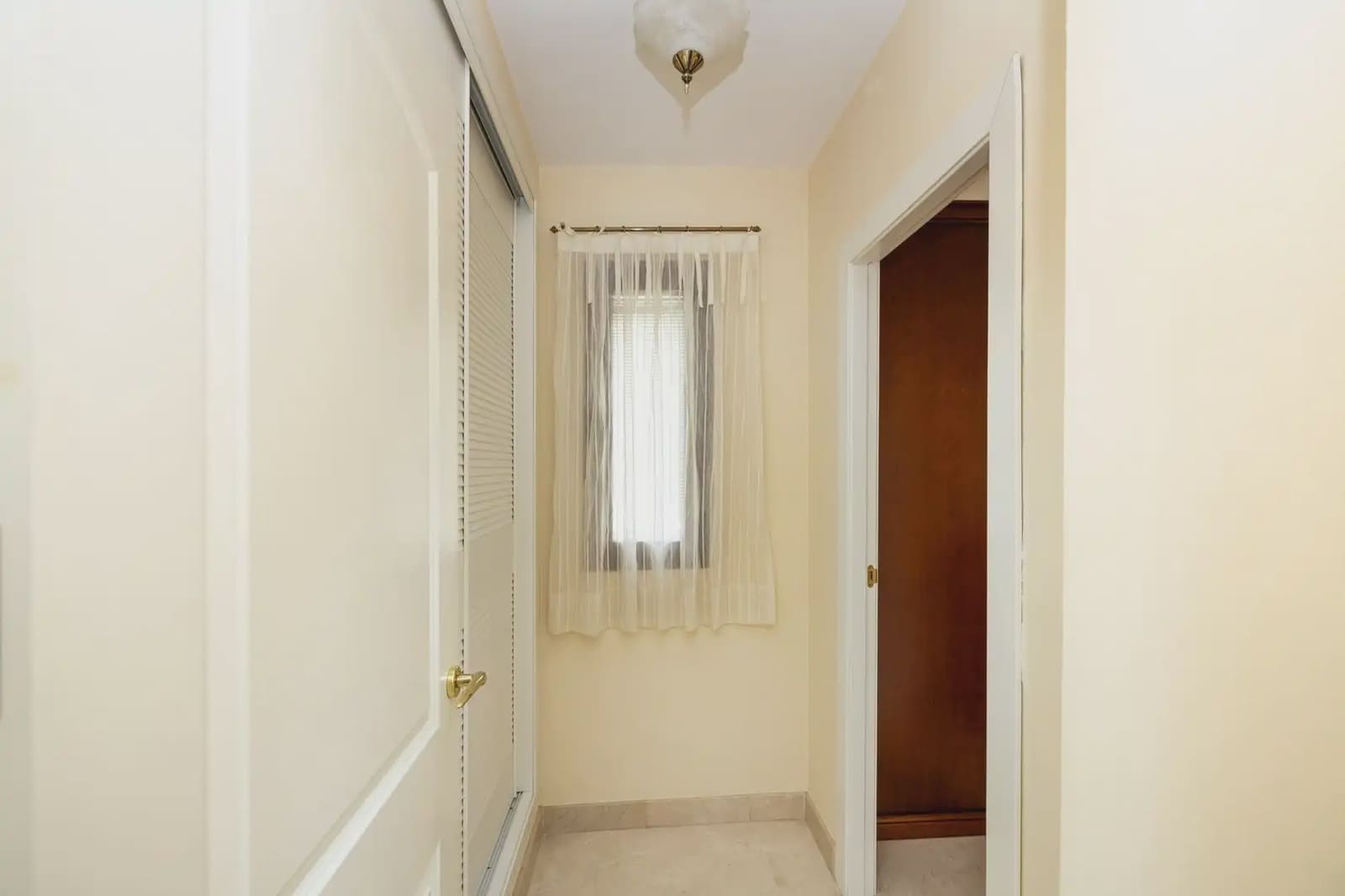 Villa zu verkaufen in Granada Stadt mit Pool Garage - 419.000 € (Ref: 9837413)