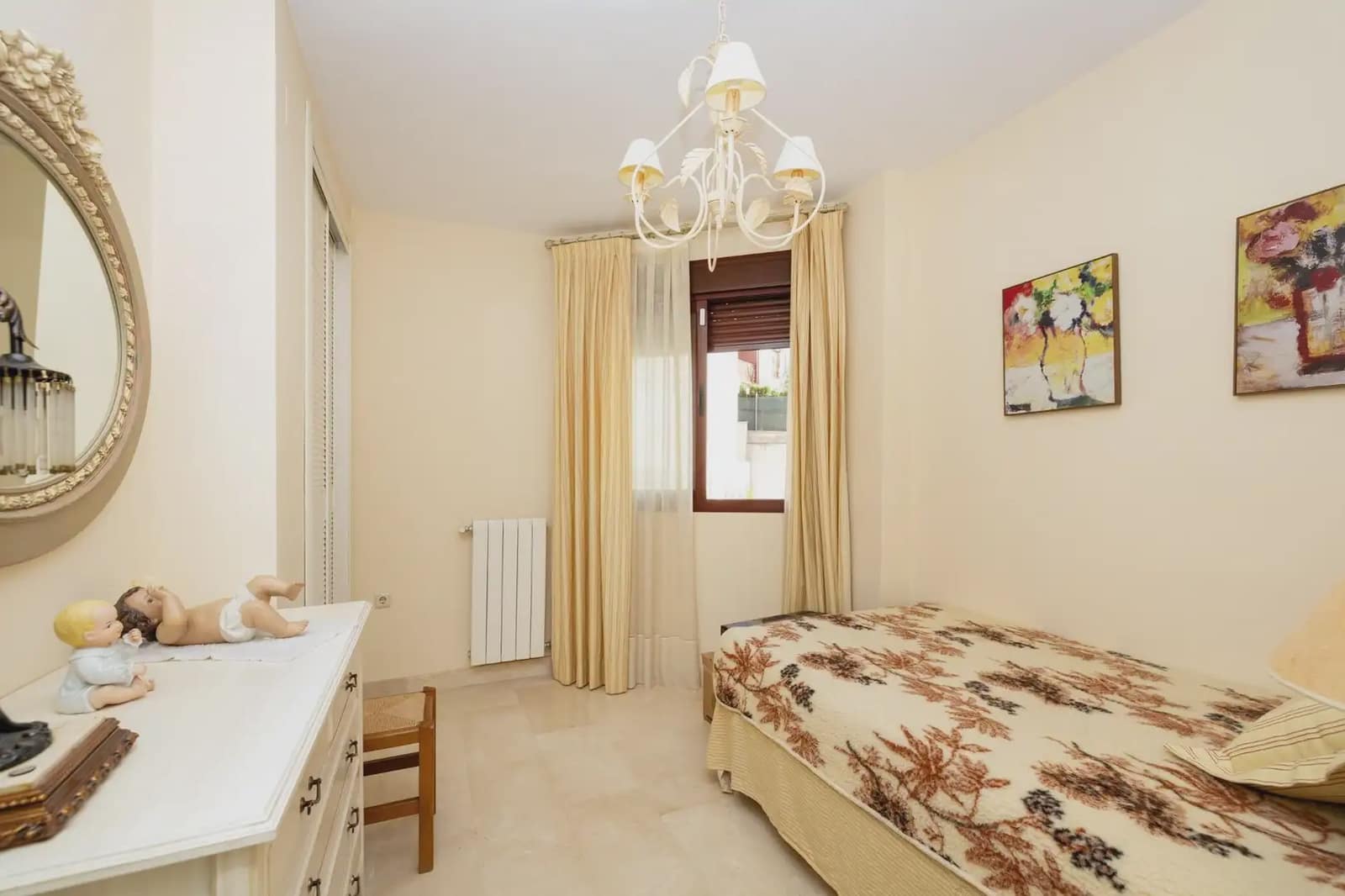 Villa zu verkaufen in Granada Stadt mit Pool Garage - 419.000 € (Ref: 9837413)