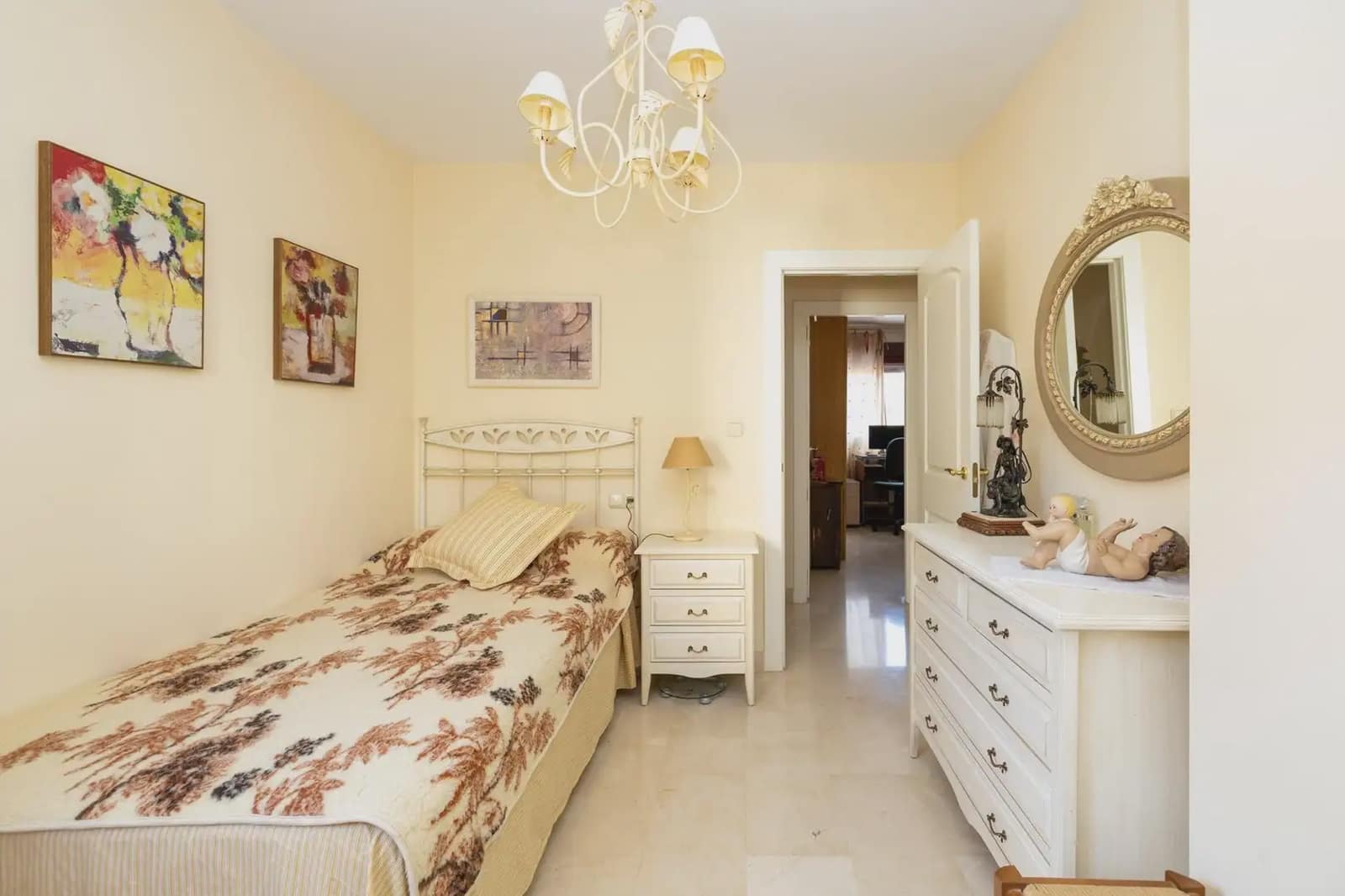 Villa zu verkaufen in Granada Stadt mit Pool Garage - 419.000 € (Ref: 9837413)