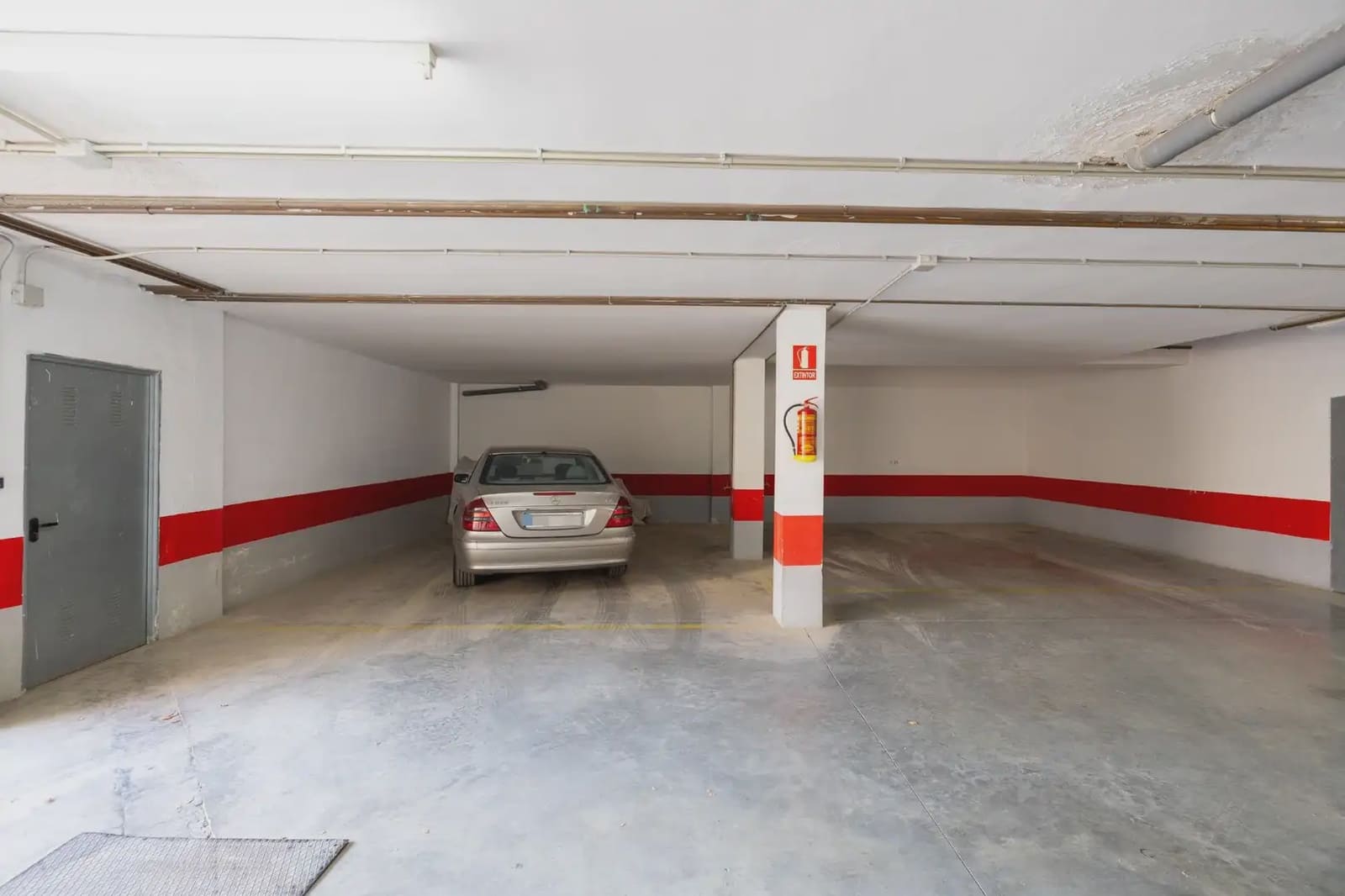 Villa zu verkaufen in Granada Stadt mit Pool Garage - 419.000 € (Ref: 9837413)