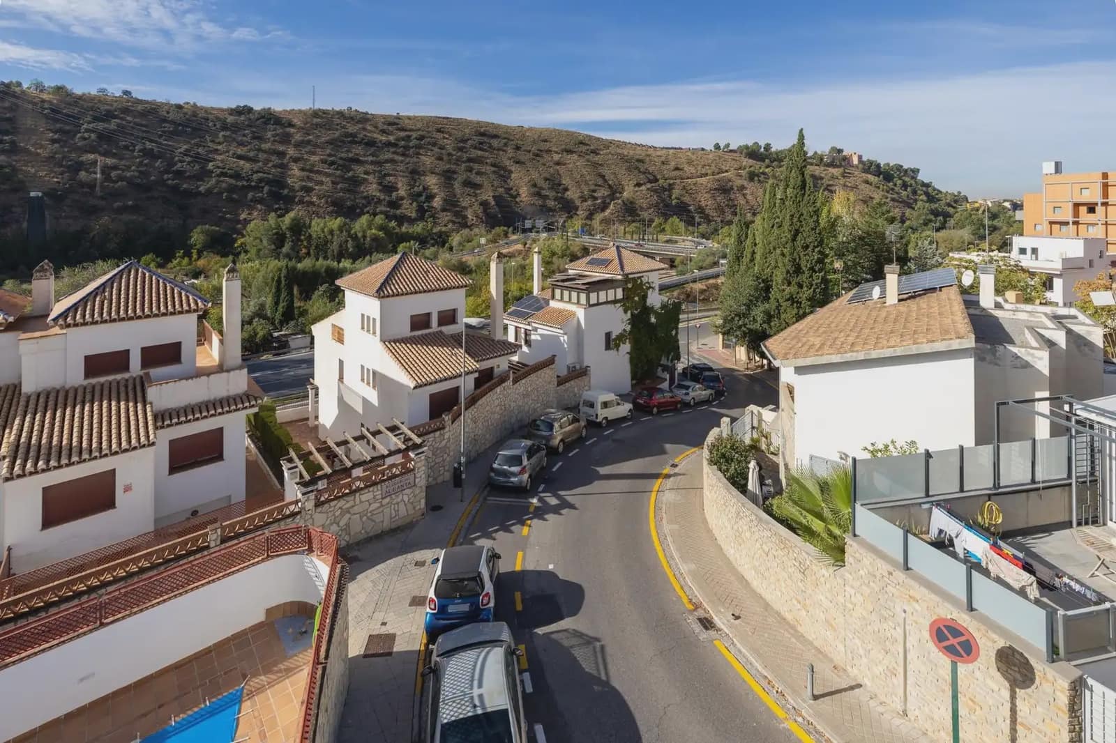 Villa zu verkaufen in Granada Stadt mit Pool Garage - 419.000 € (Ref: 9837413)