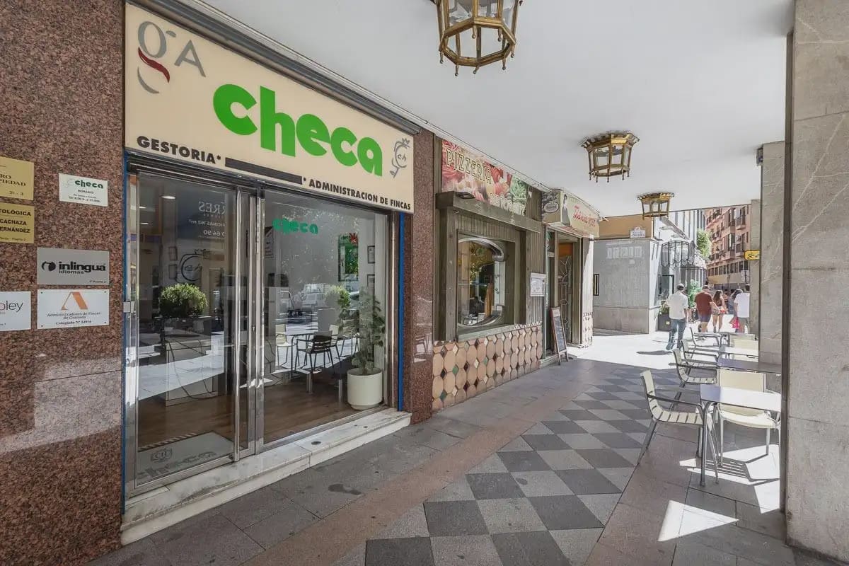 Comercial para venda em Granada cidade - 819 000 € (Ref: 9837418)