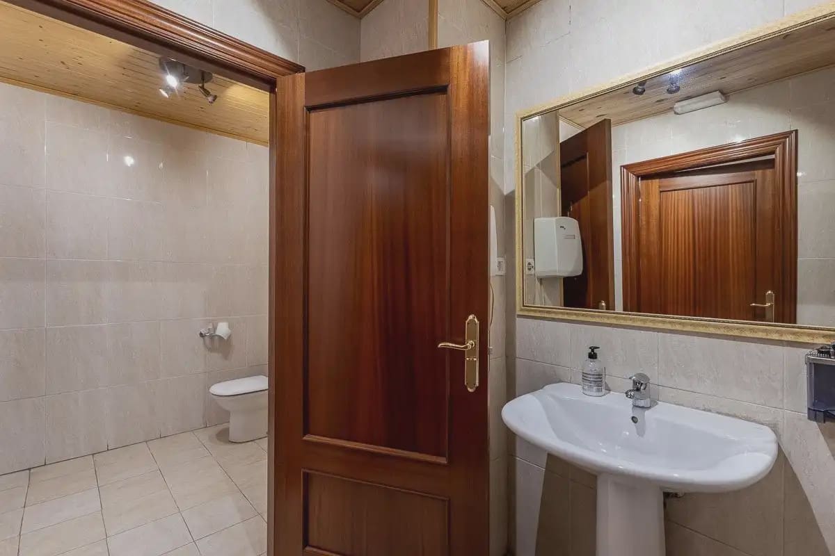 Comercial para venda em Granada cidade - 819 000 € (Ref: 9837418)
