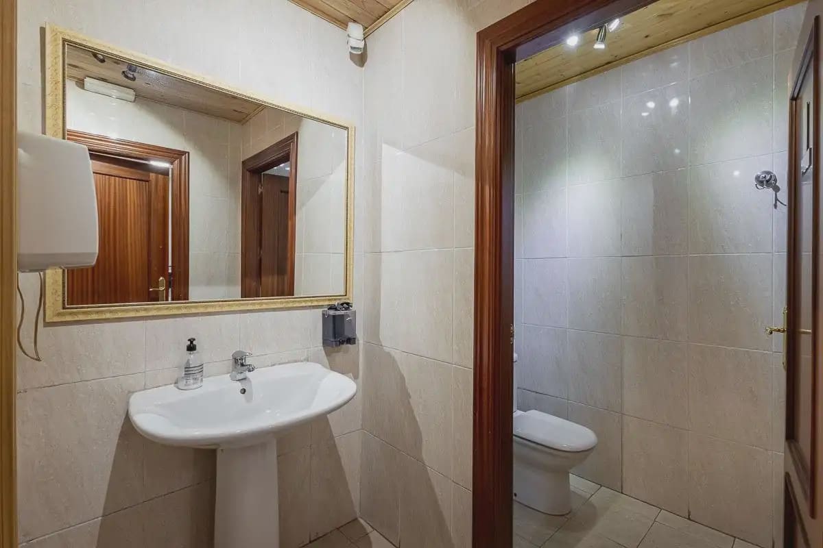 Büro zu verkaufen in Granada Stadt - 329.000 € (Ref: 9837419)