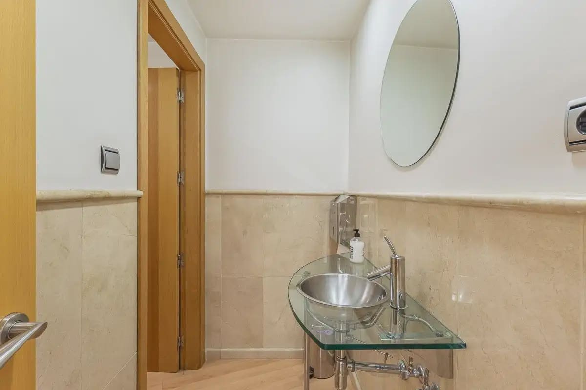 Erhverv til salg i Granada by - € 495.000 (Ref: 9837421)