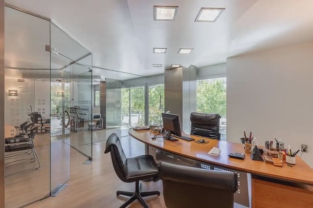 Erhverv til salg i San Matías - Realejo, Granada by - € 495.000 (Ref: 9837421)