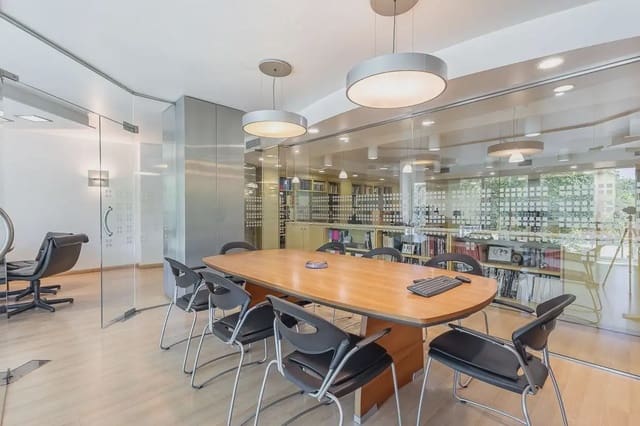 Erhverv til salg i San Matías - Realejo, Granada by - € 495.000 (Ref: 9837421)