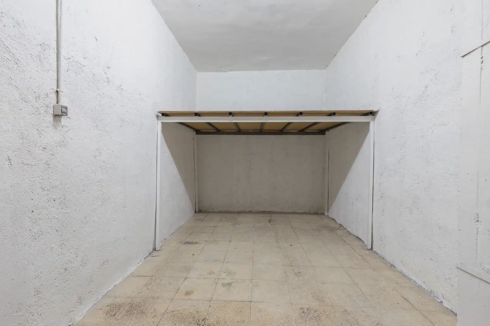 Garage for sale in Granada city - € 26,000 (Ref: 9837422)