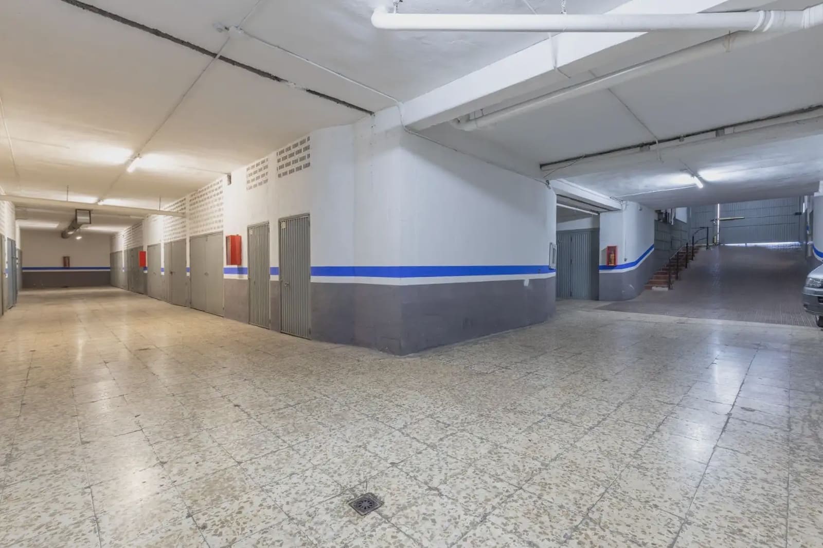 Garage for sale in Granada city - € 26,000 (Ref: 9837422)