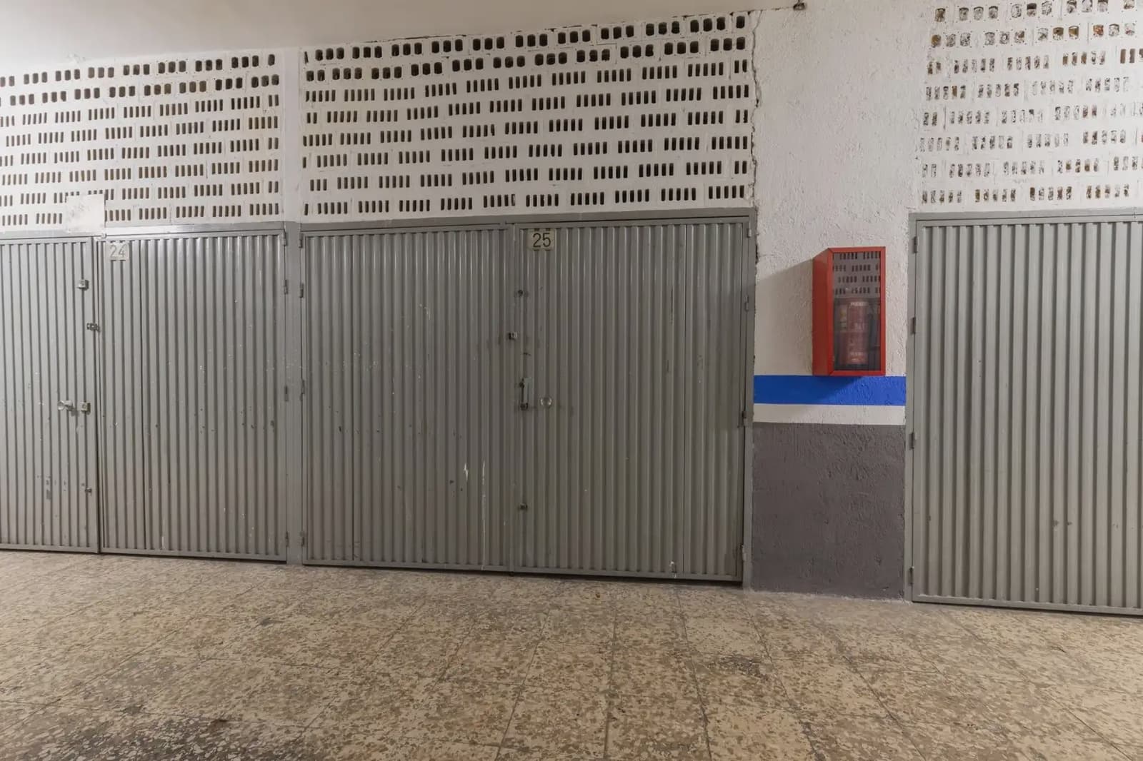 Garage for sale in Granada city - € 26,000 (Ref: 9837422)