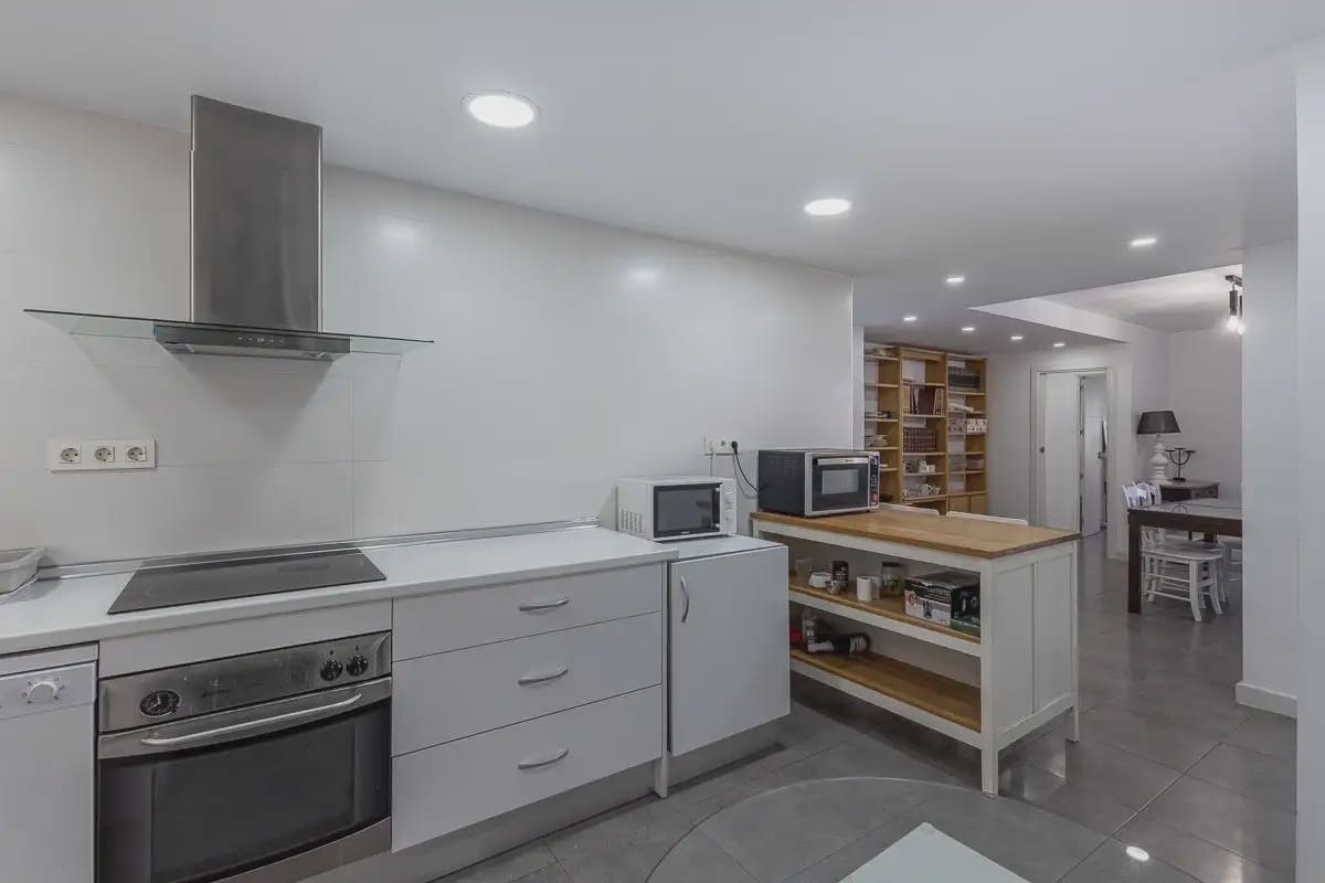 Flat te koop in Granada stad - € 489.000 (Ref: 9837423)