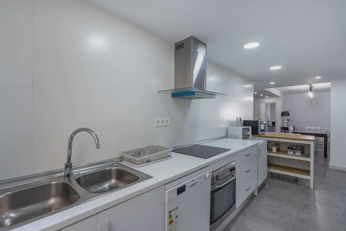 Flat te koop in Granada stad - € 489.000 (Ref: 9837423)
