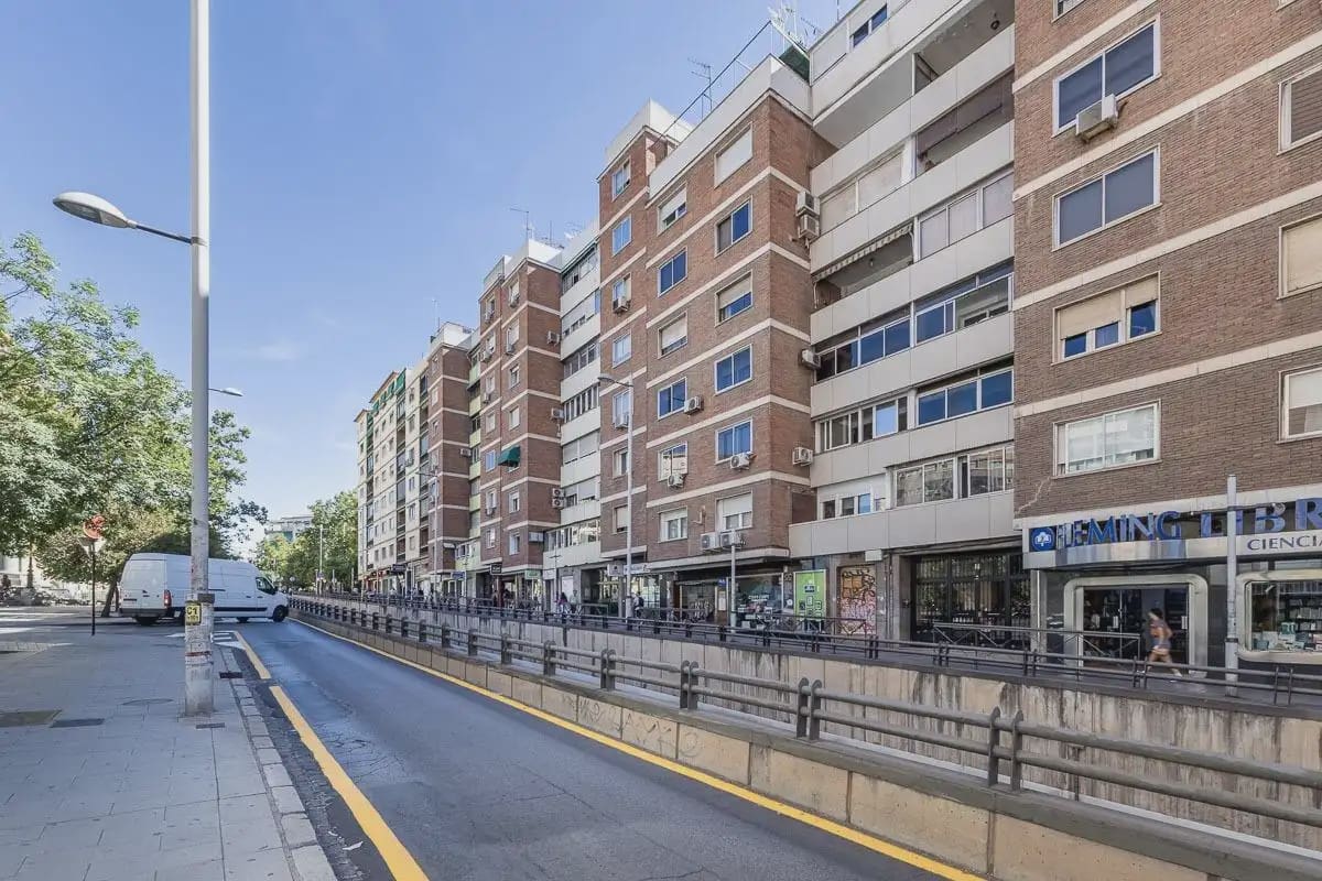 Flat te koop in Granada stad - € 489.000 (Ref: 9837423)