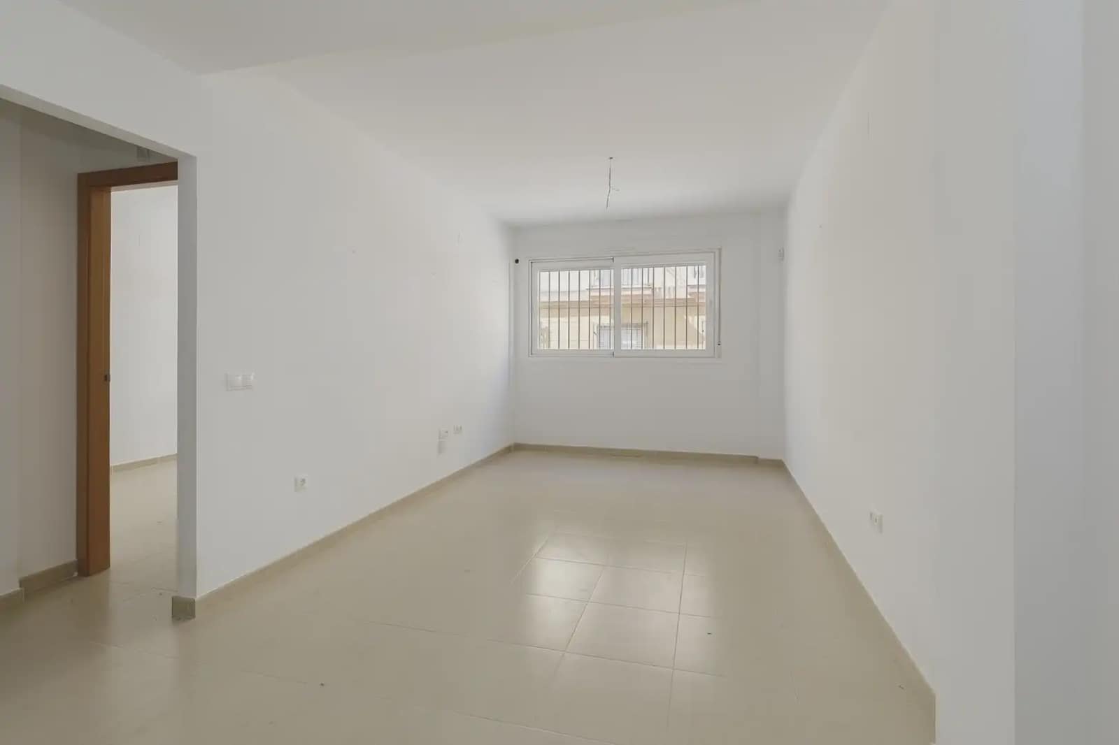 Flat for sale in Pinos Puente with garage - € 80,000 (Ref: 9837424)