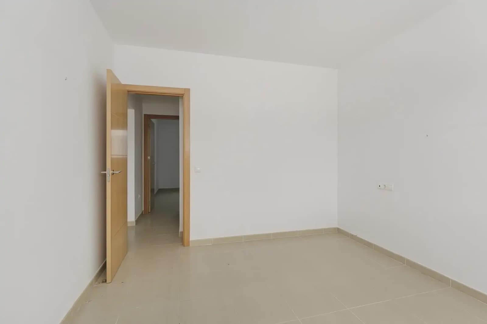 Flat for sale in Pinos Puente with garage - € 80,000 (Ref: 9837424)