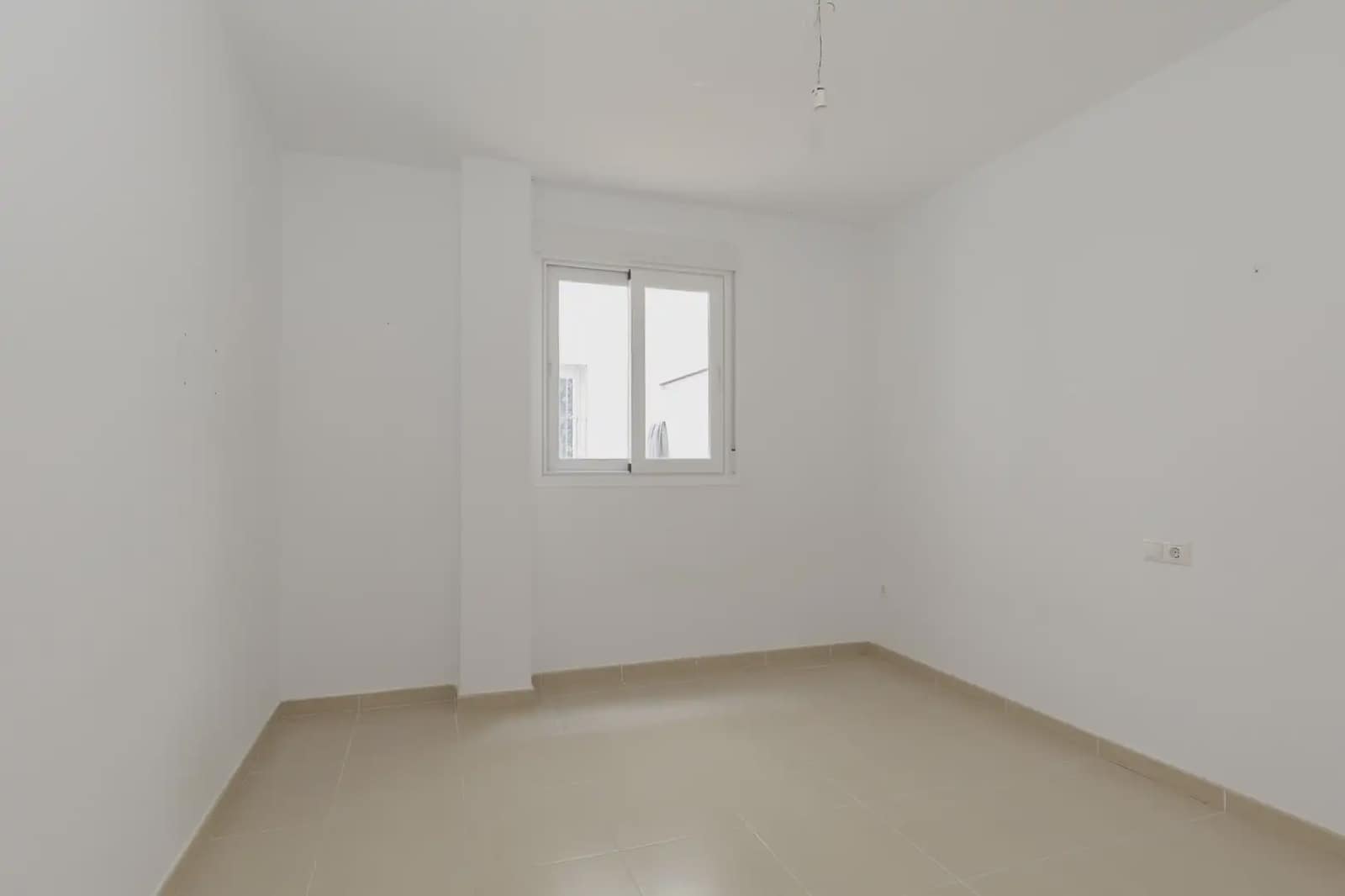 Flat for sale in Pinos Puente with garage - € 80,000 (Ref: 9837424)