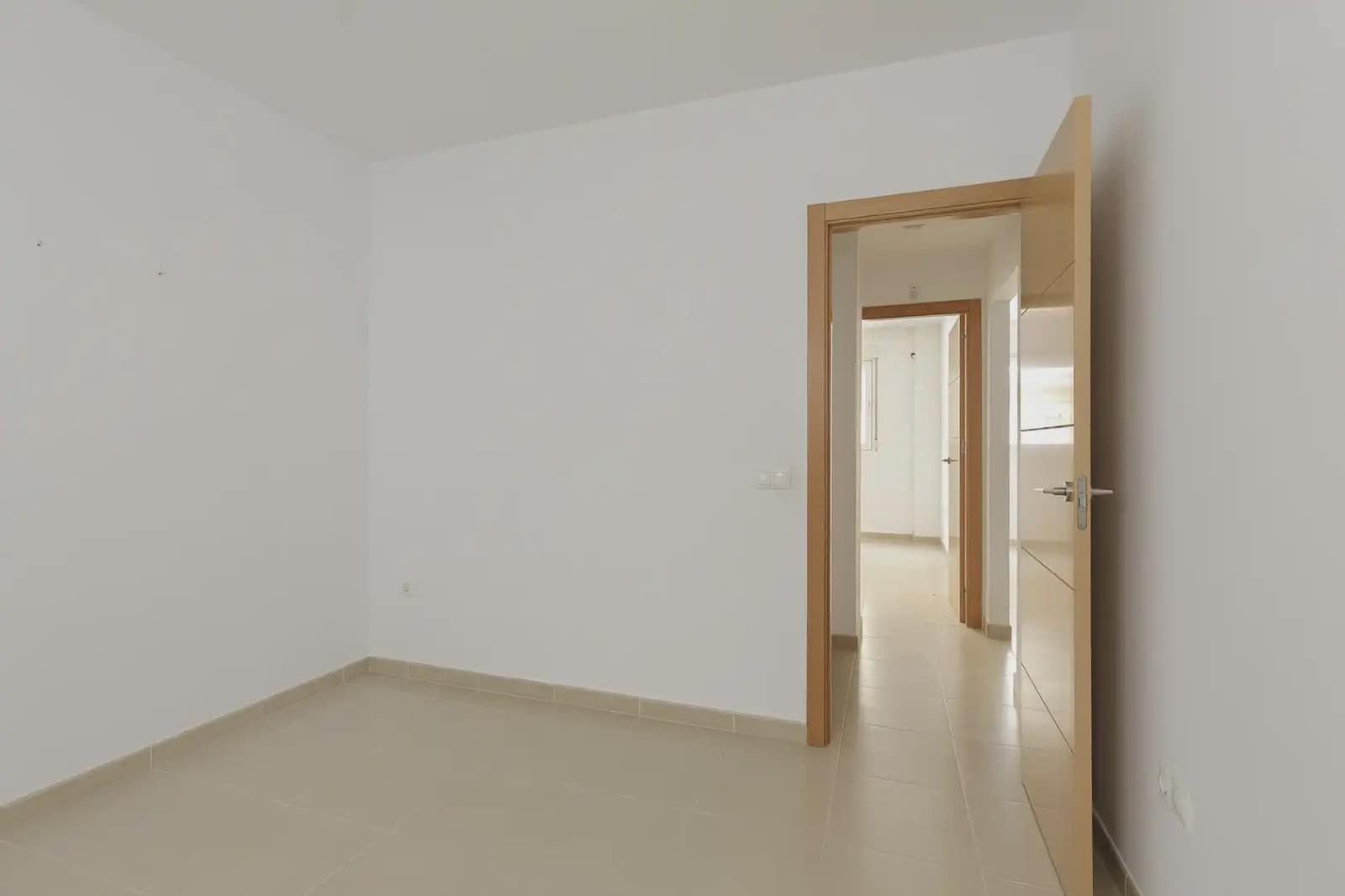 Flat for sale in Pinos Puente with garage - € 80,000 (Ref: 9837424)