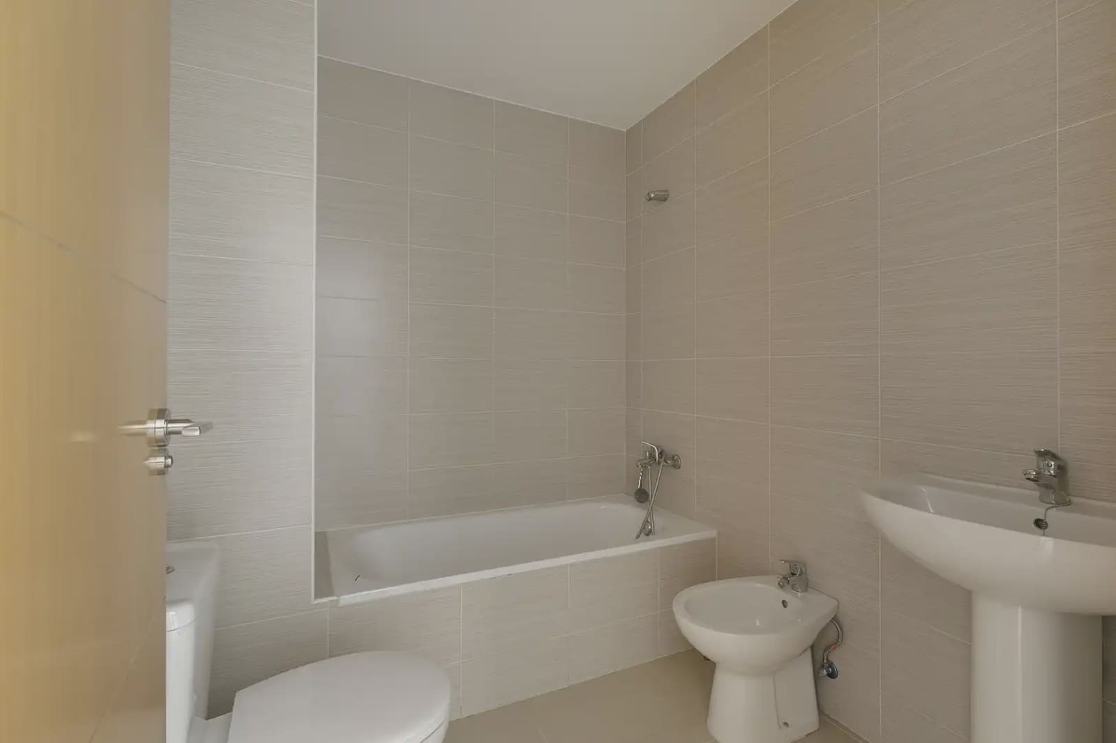 Flat for sale in Pinos Puente with garage - € 80,000 (Ref: 9837424)