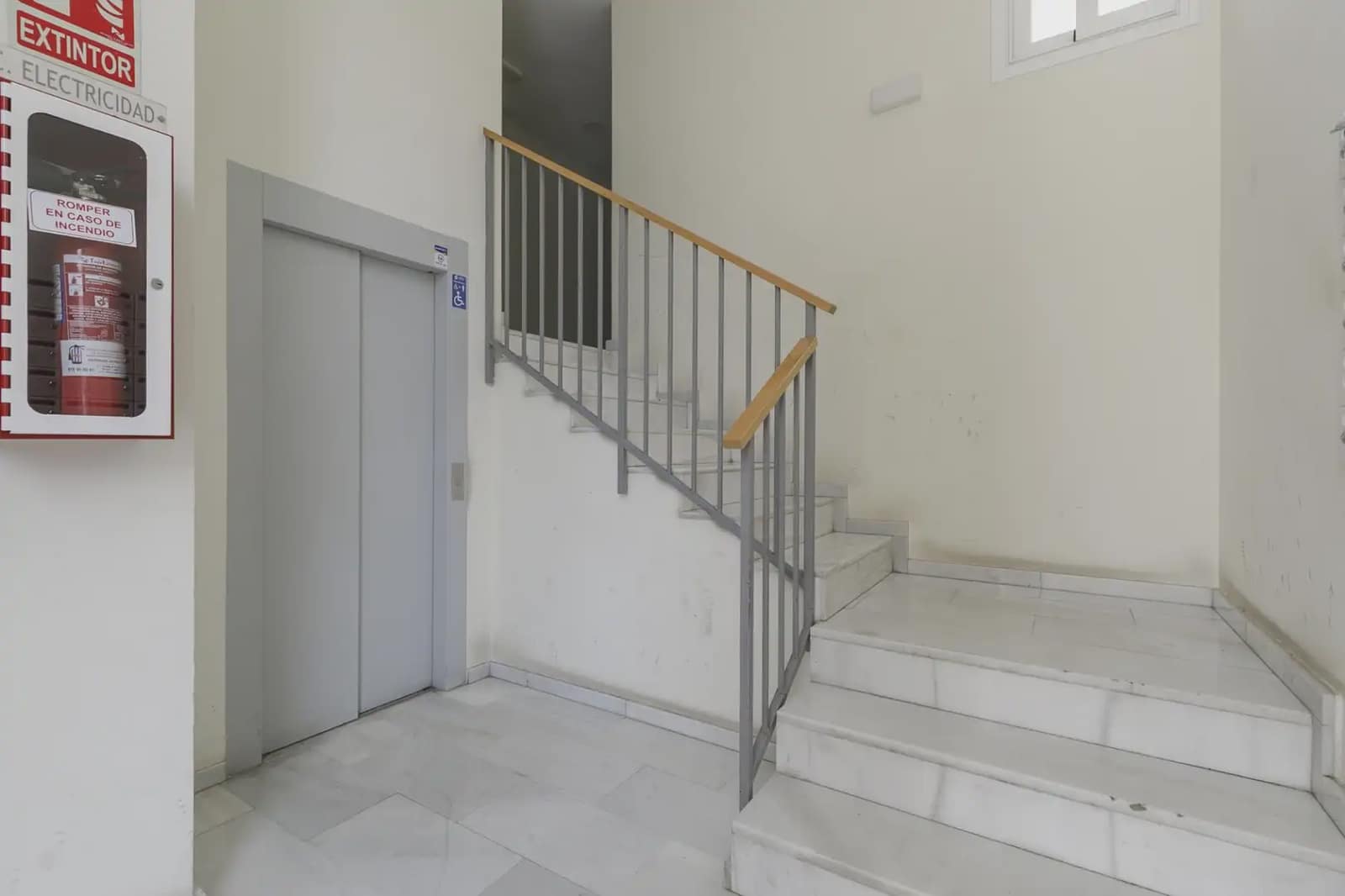 Appartement à vendre à Pinos Puente avec garage - 80 000 € (Ref: 9837425)