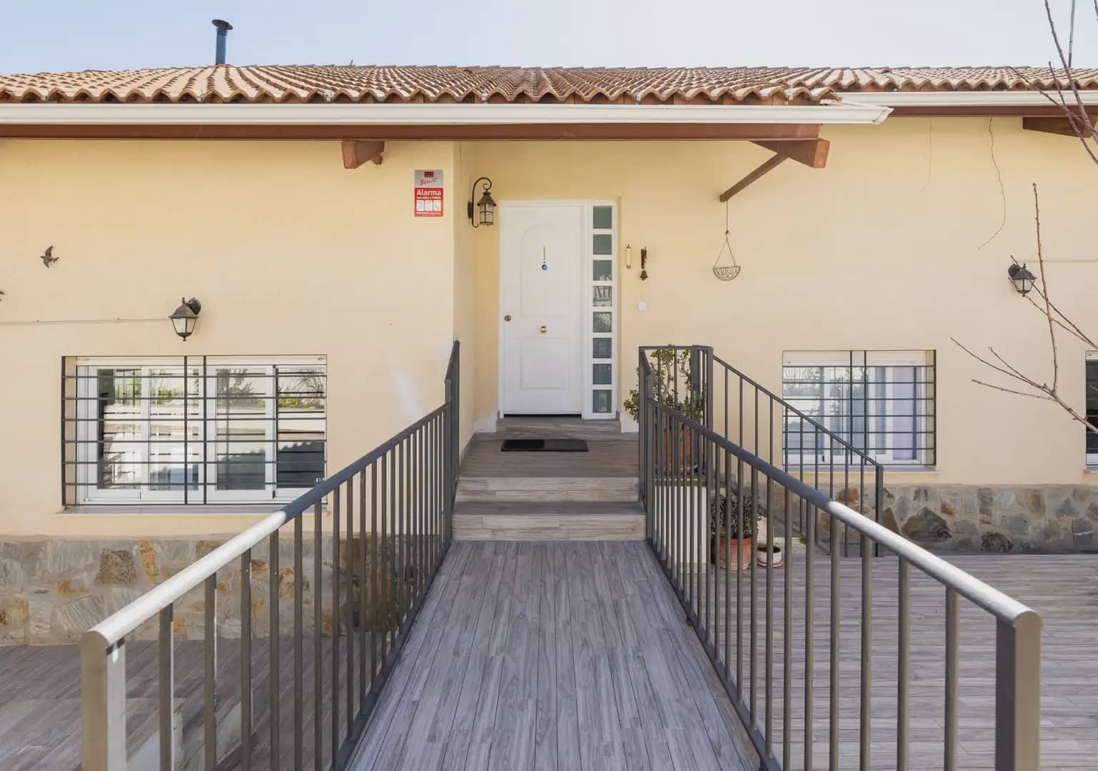 Finca/Herregård til salgs i Nivar med garasje - € 335 000 (Ref: 9837426)