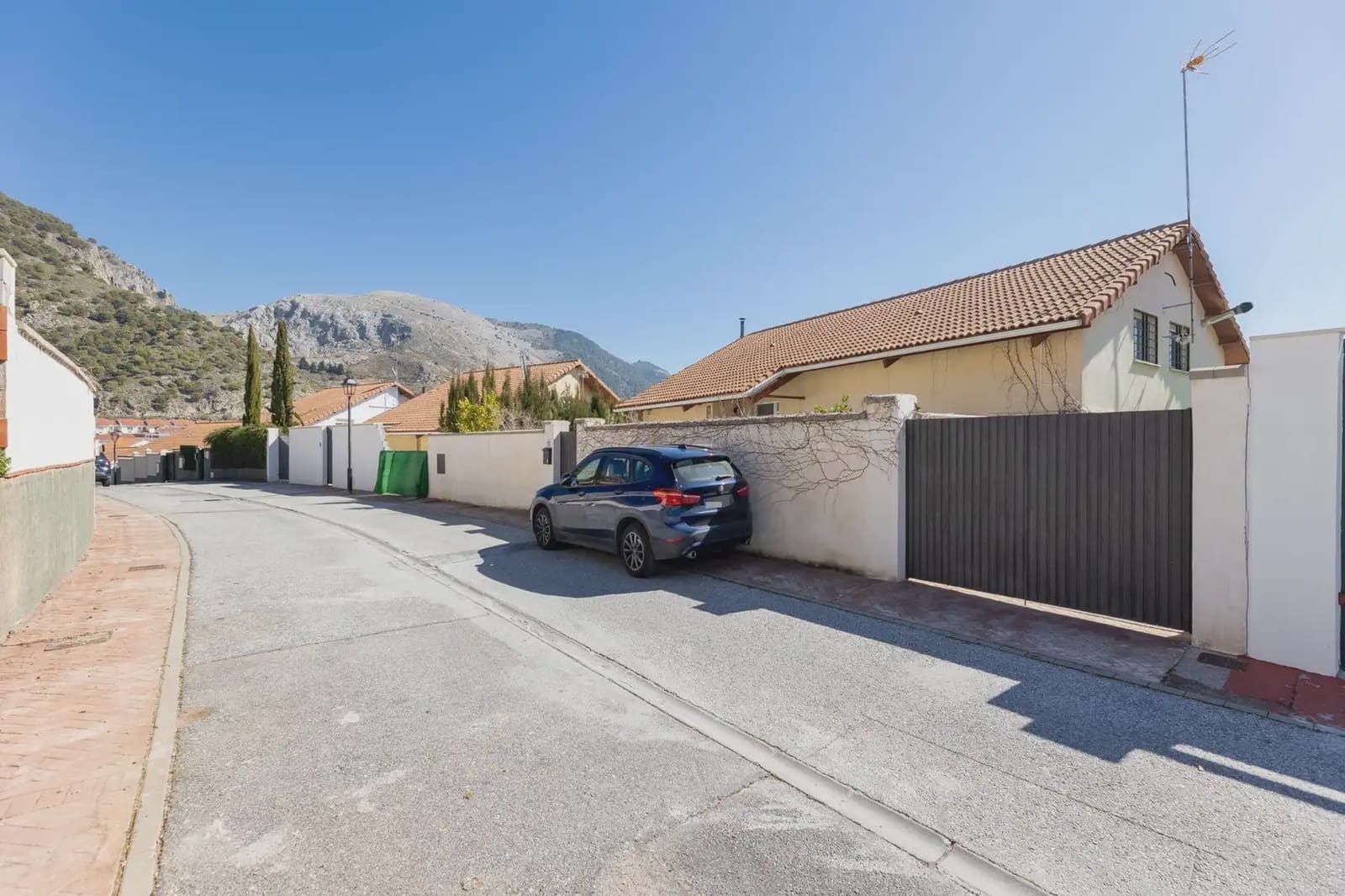 Finca/Herregård til salgs i Nivar med garasje - € 335 000 (Ref: 9837426)